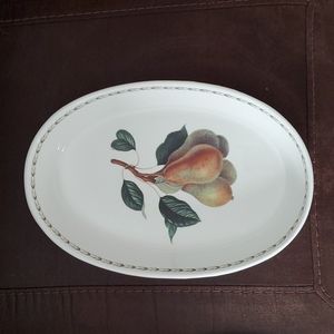 Queen's Hooker Fruit Serving Dish - Pear